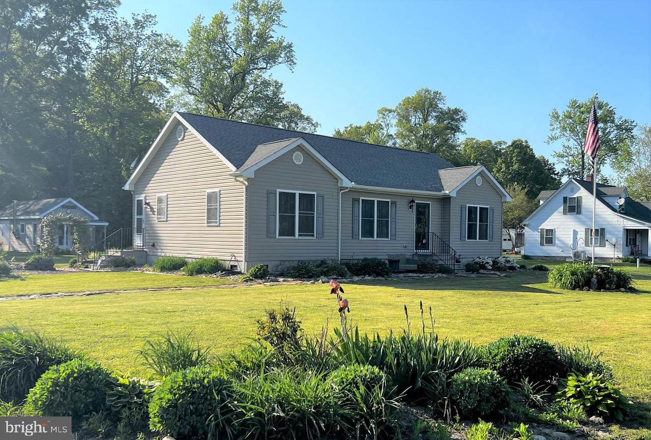 896 Hudson Road - Photo 1