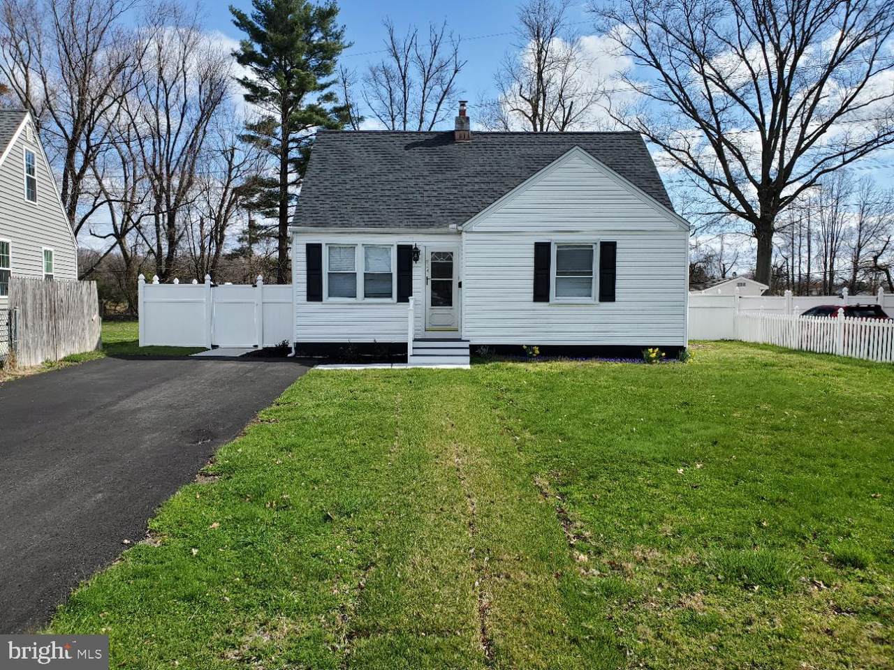 924 Winder Drive - Photo 1