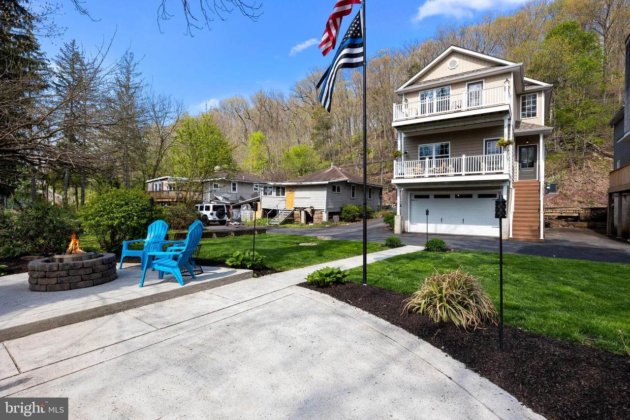 4942 Skippack Pike - Photo 1