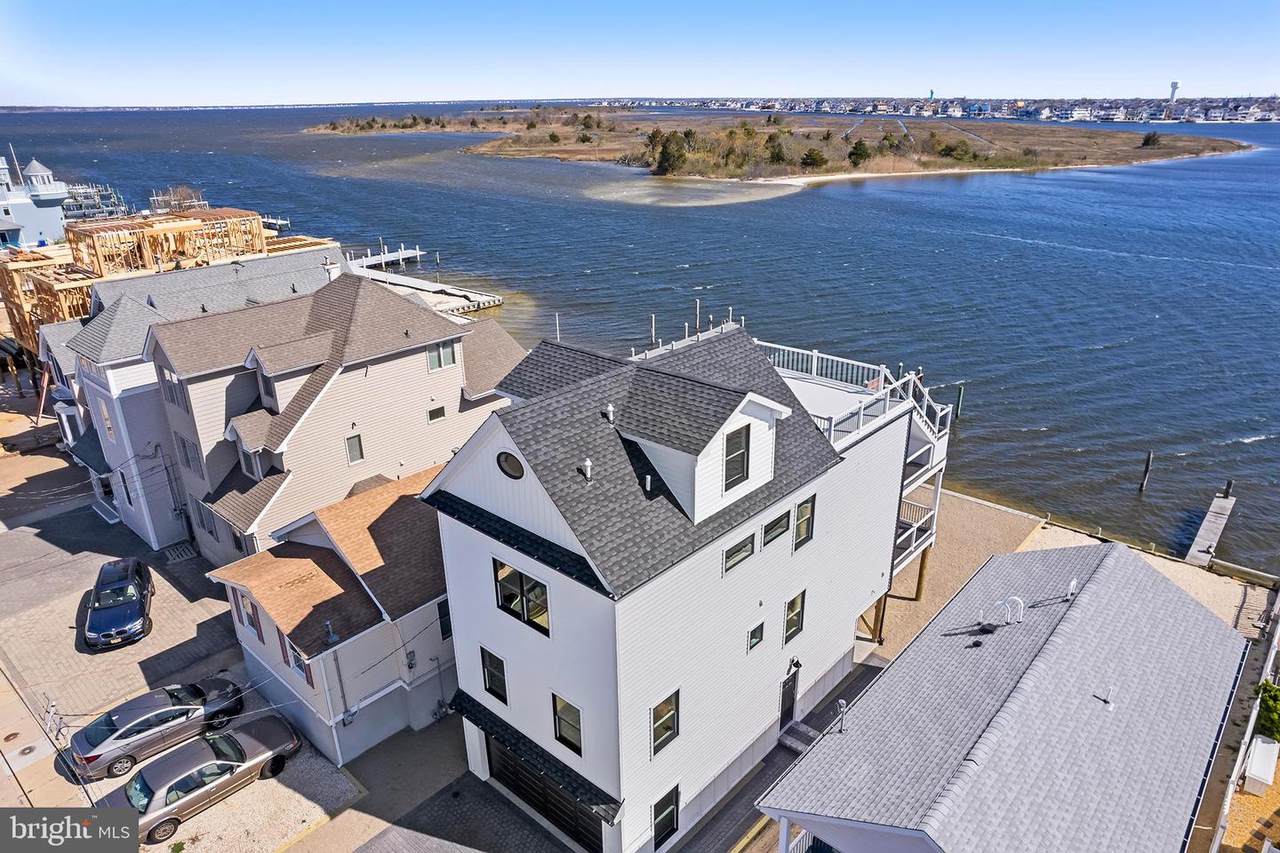 108 Sunset Dr N - Photo 1