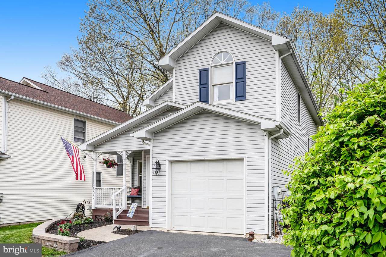 609 Upland Street - Photo 1