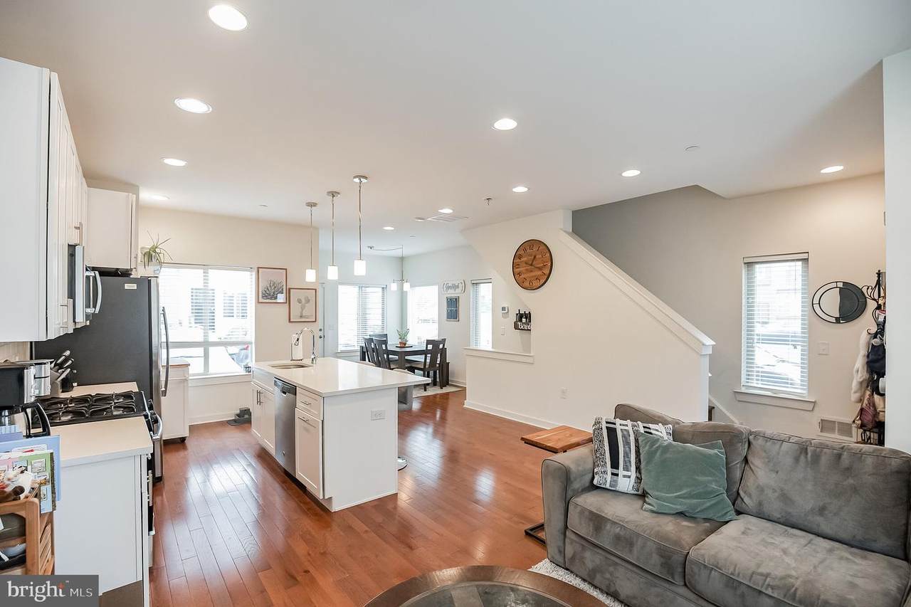 2672 Collins Street - Photo 1
