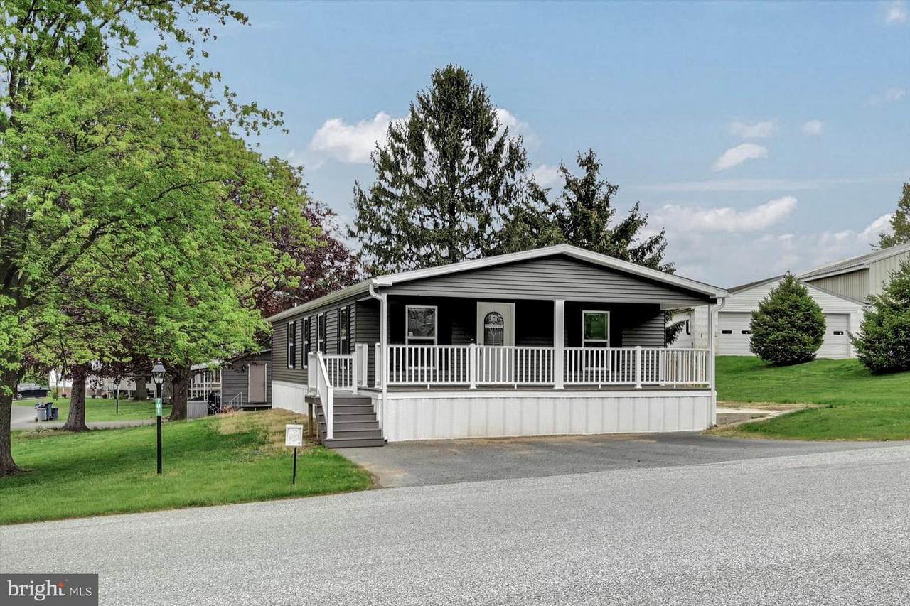 701 Lake Drive - Photo 1