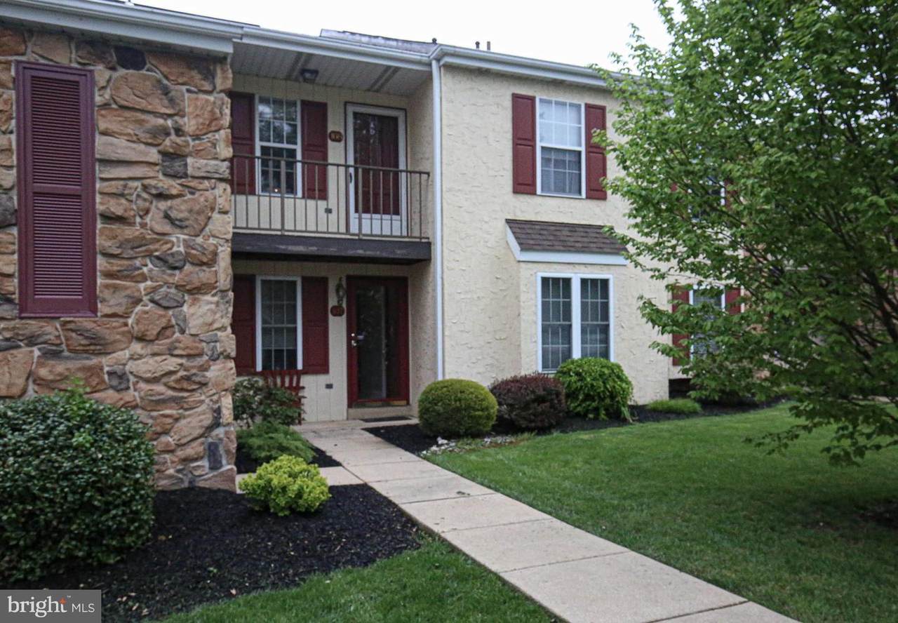 107 Oak Knoll Circle - Photo 1