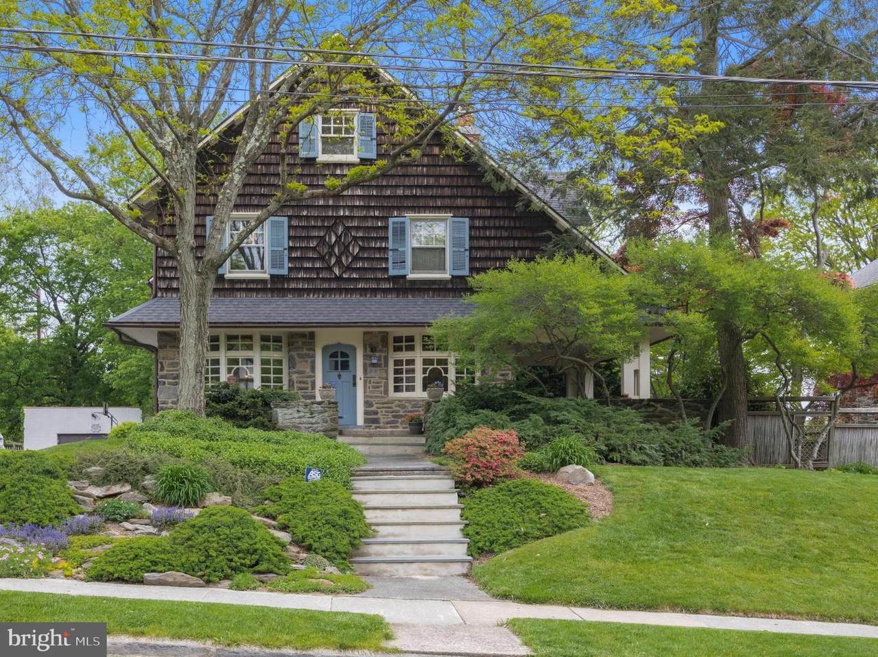 537 Elkins Avenue - Photo 1