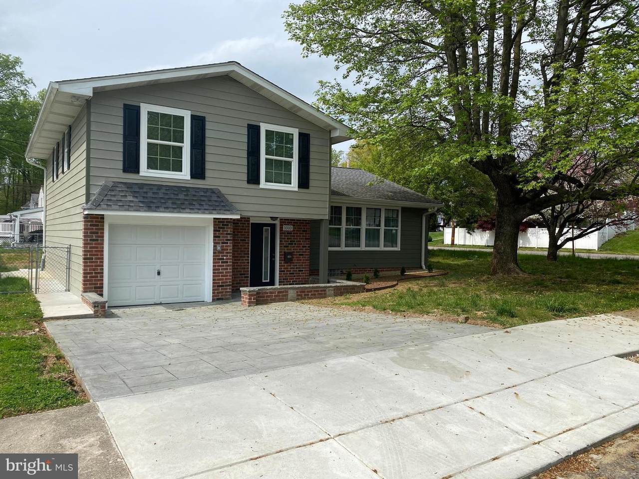 1010 Norvelt Drive - Photo 1