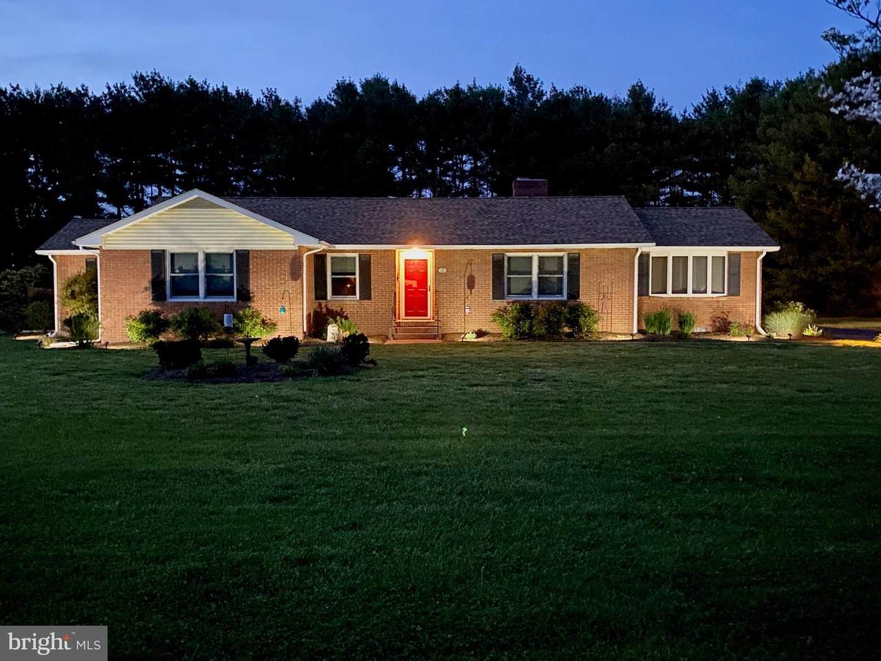 105 Holly Court - Photo 1