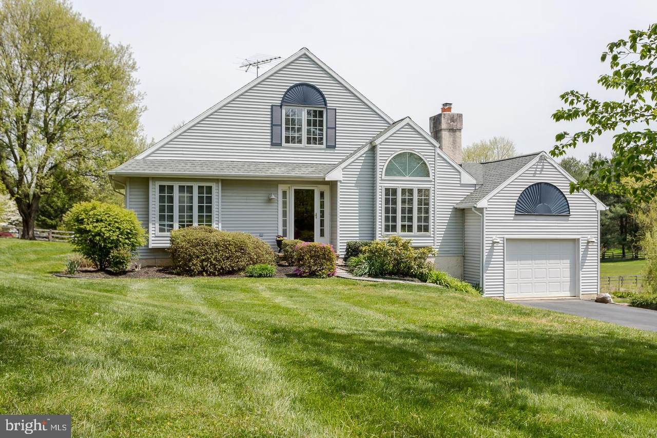 406 Columbine Drive - Photo 1