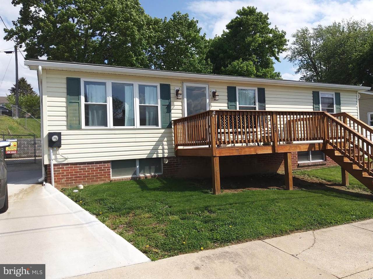405 Potomac Street - Photo 1