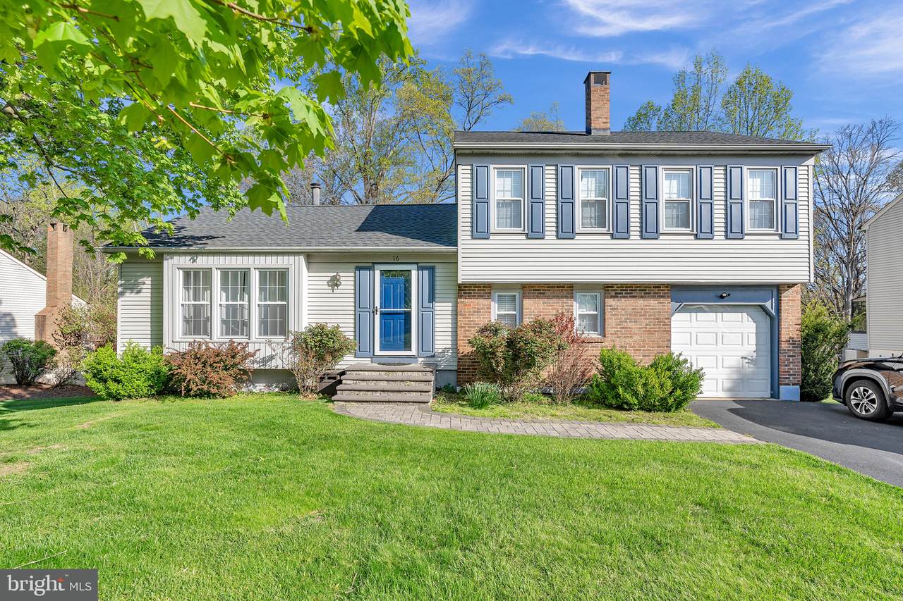 16 Woodridge Drive - Photo 1