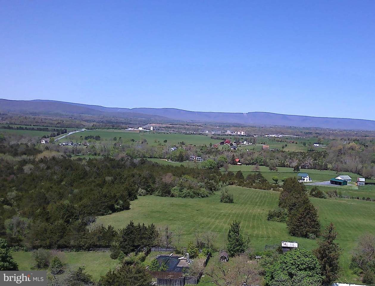 0 - Photo 1