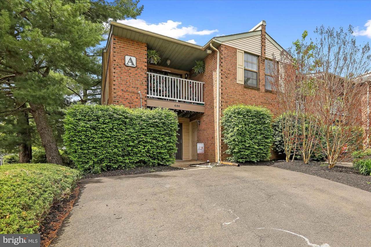 687 Sparrow Lane - Photo 1