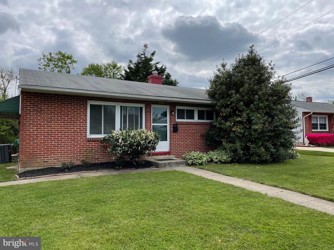 2447 Woodcroft Road - Photo 1