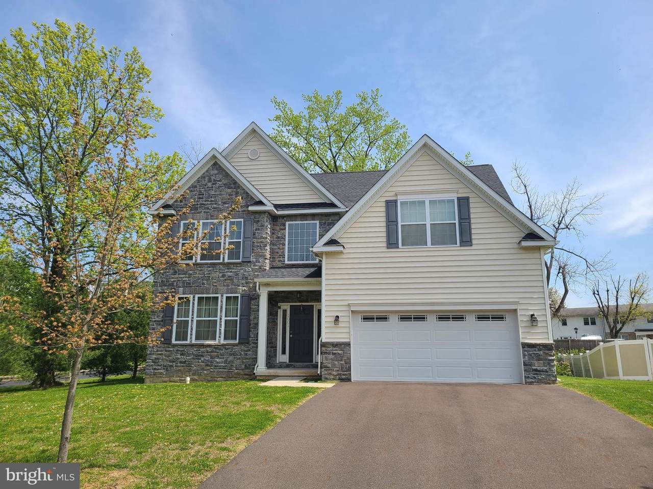 1001 Justin Circle - Photo 1