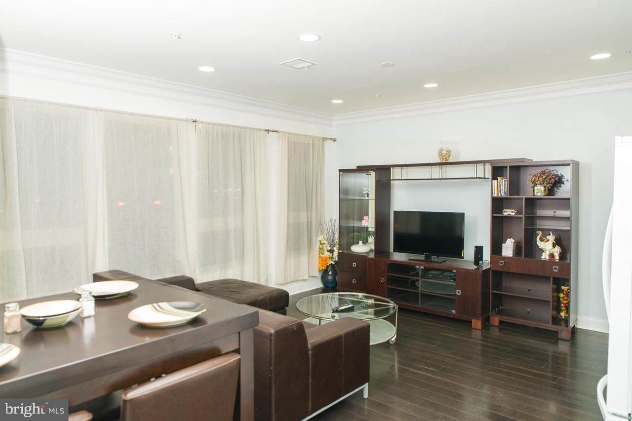 1215 Noble Street - Photo 1
