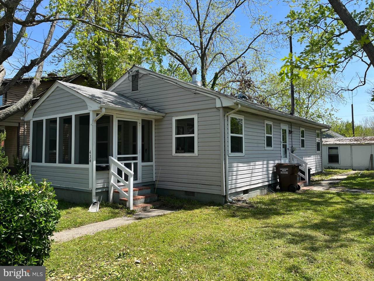 434 Oakley Street - Photo 1