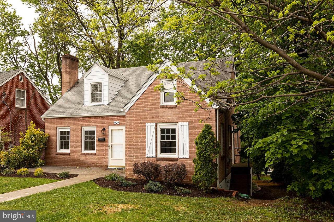 909 Park Lane - Photo 1