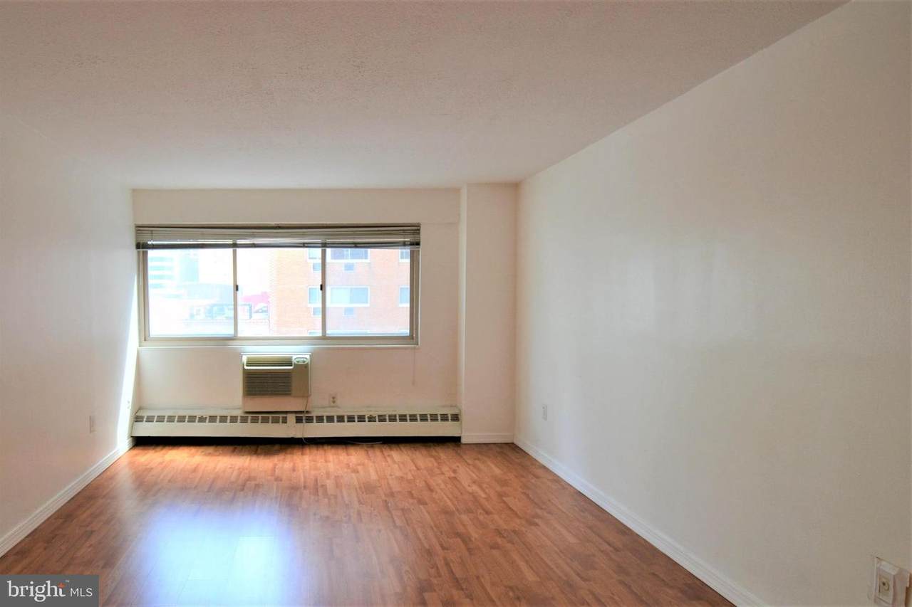 2101 Chestnut Street - Photo 1