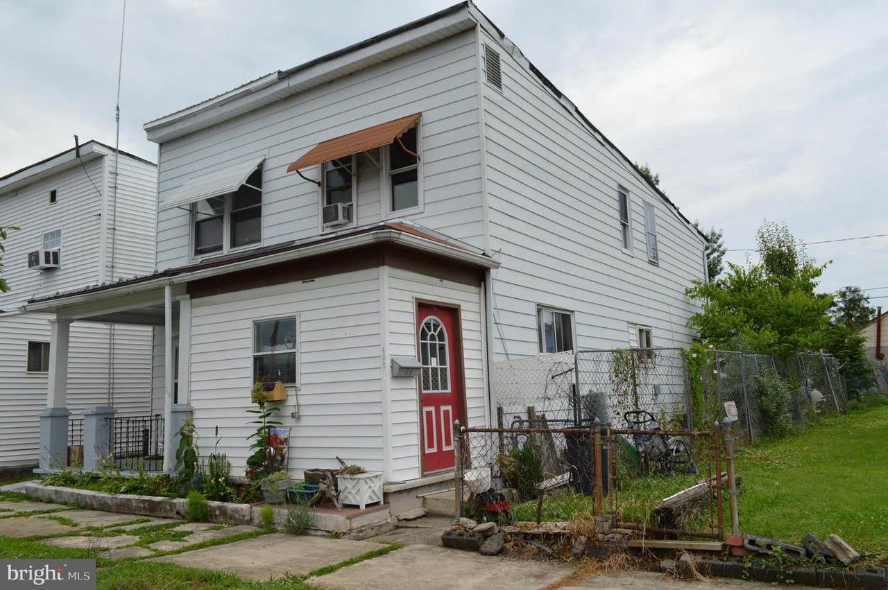 406 Pennsylvania Avenue - Photo 1