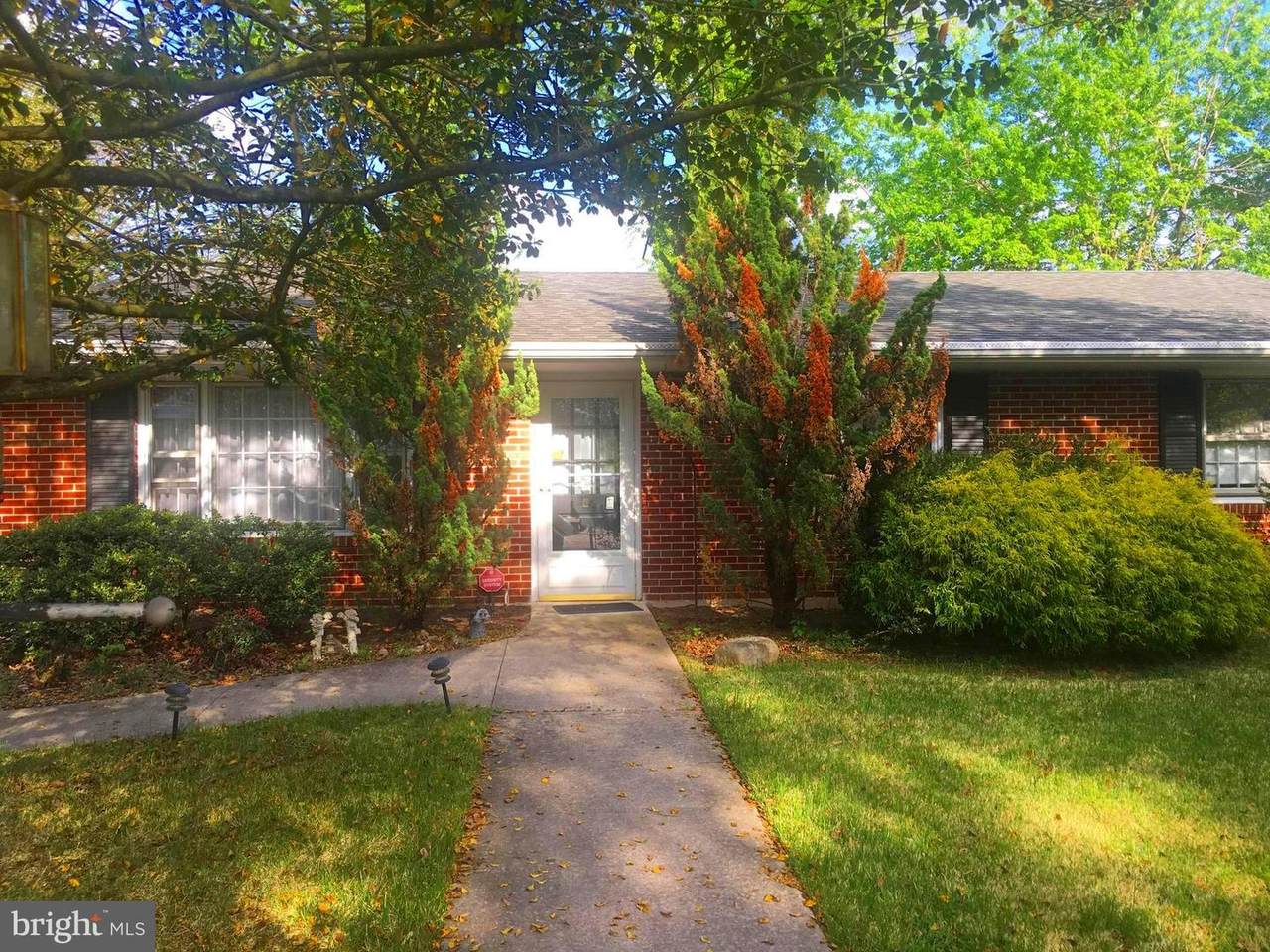 252 Morris Avenue - Photo 1