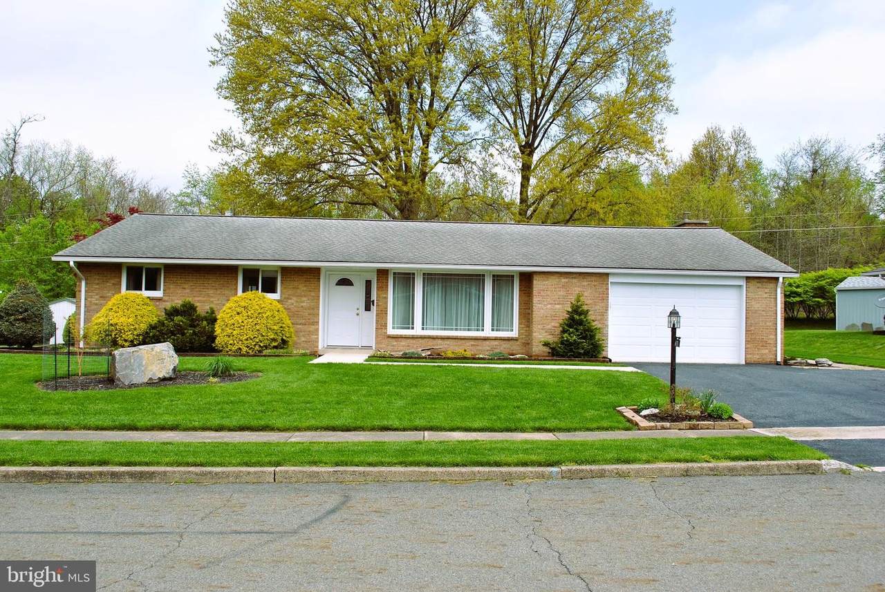 603 Light Street - Photo 1