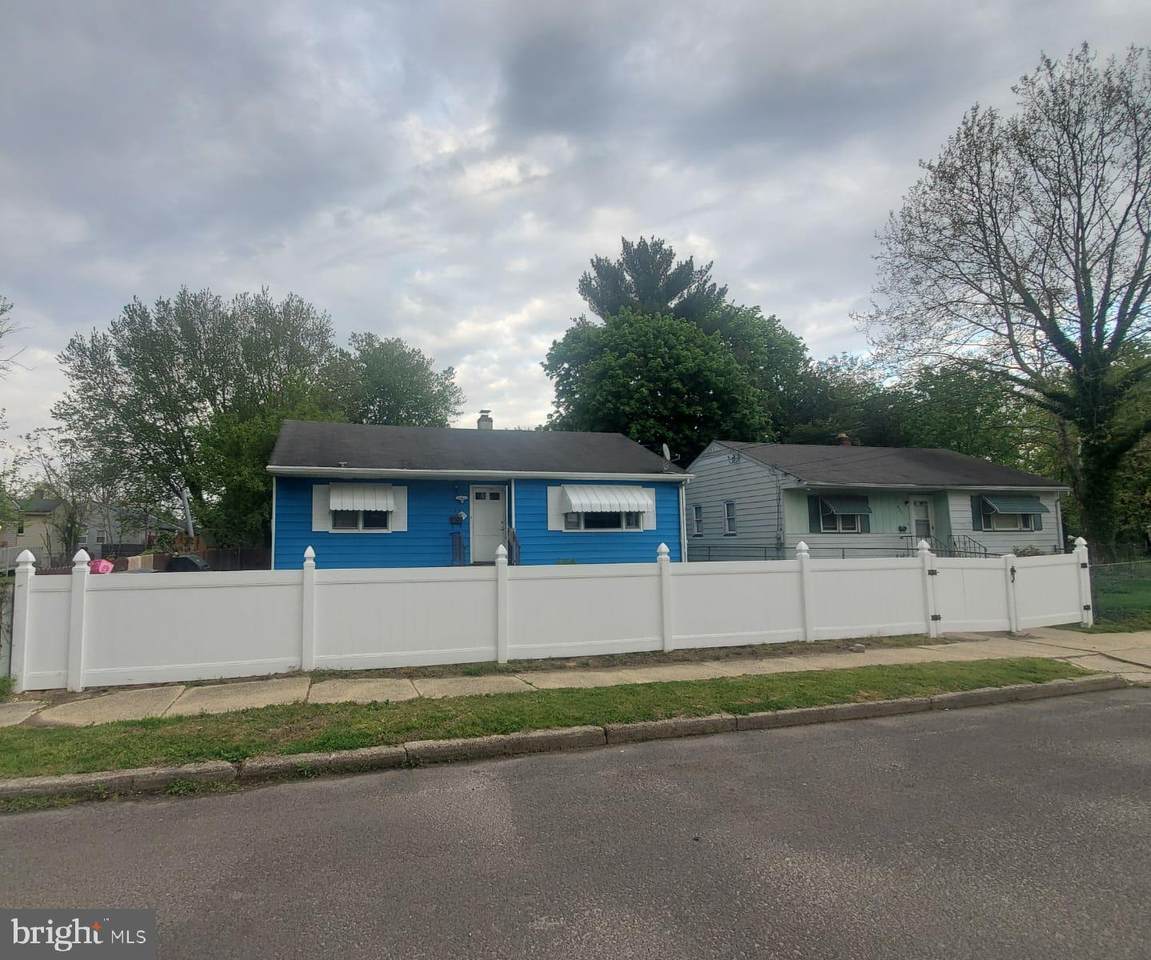 455 Spruce Street - Photo 1