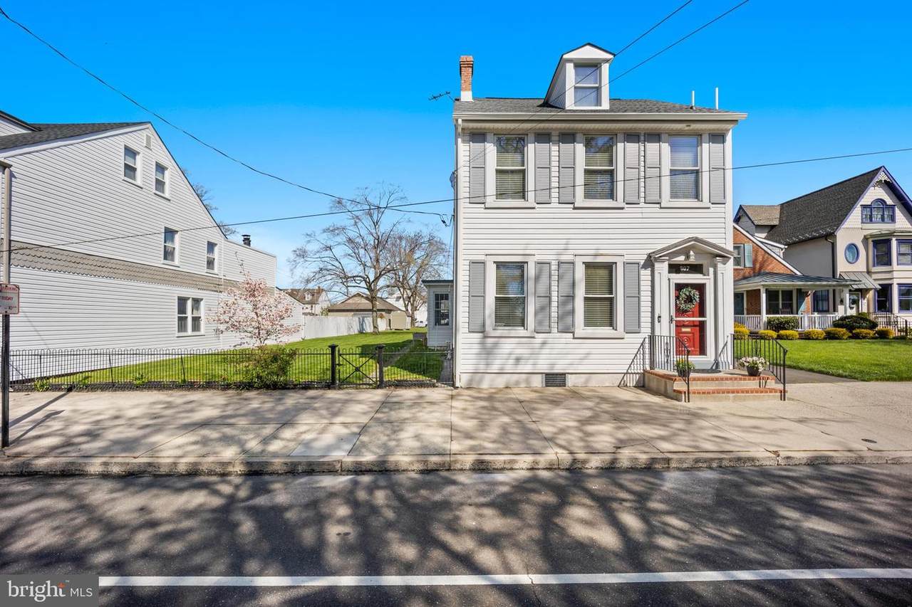 907 Radcliffe Street - Photo 1