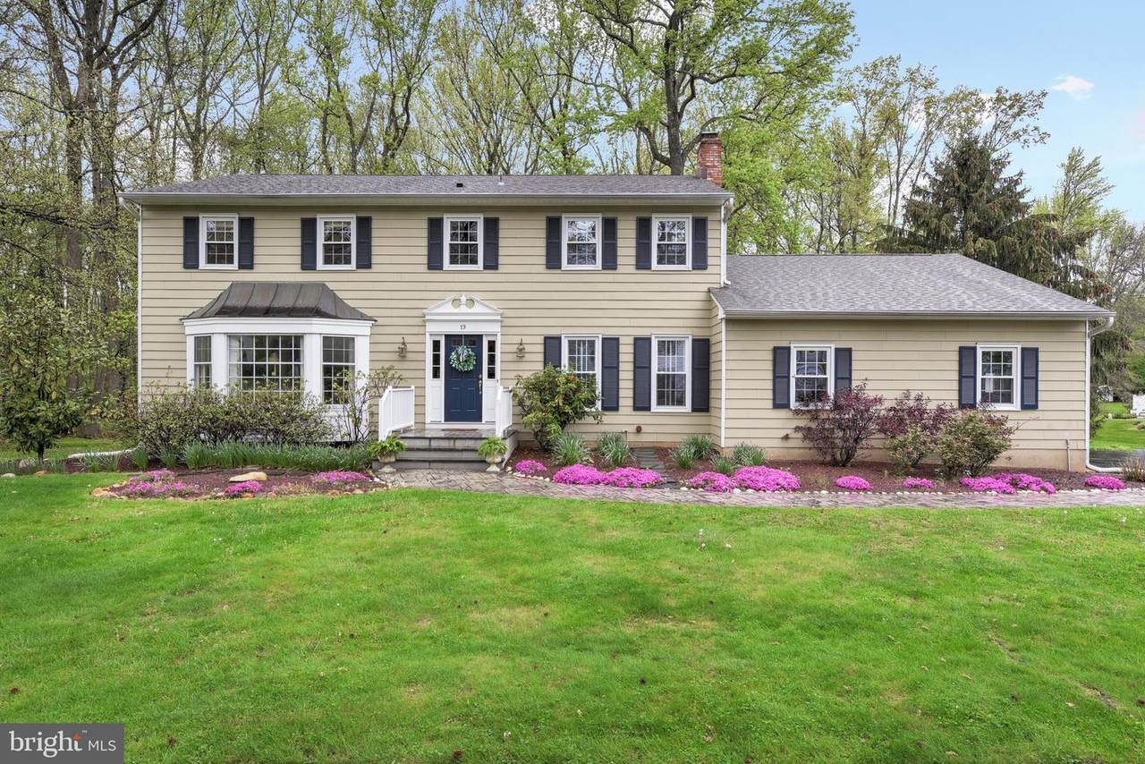 19 Monterey Drive - Photo 1
