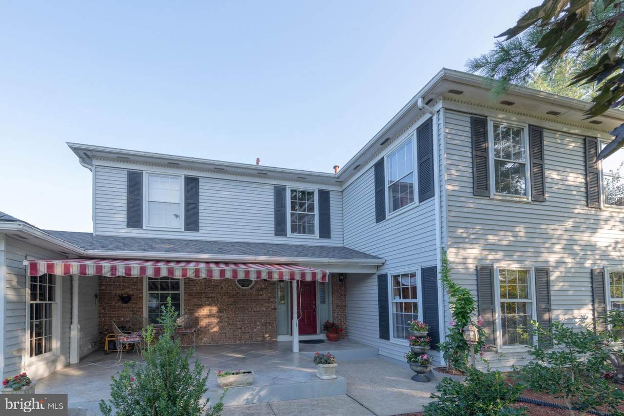 8 Colgate Circle - Photo 1