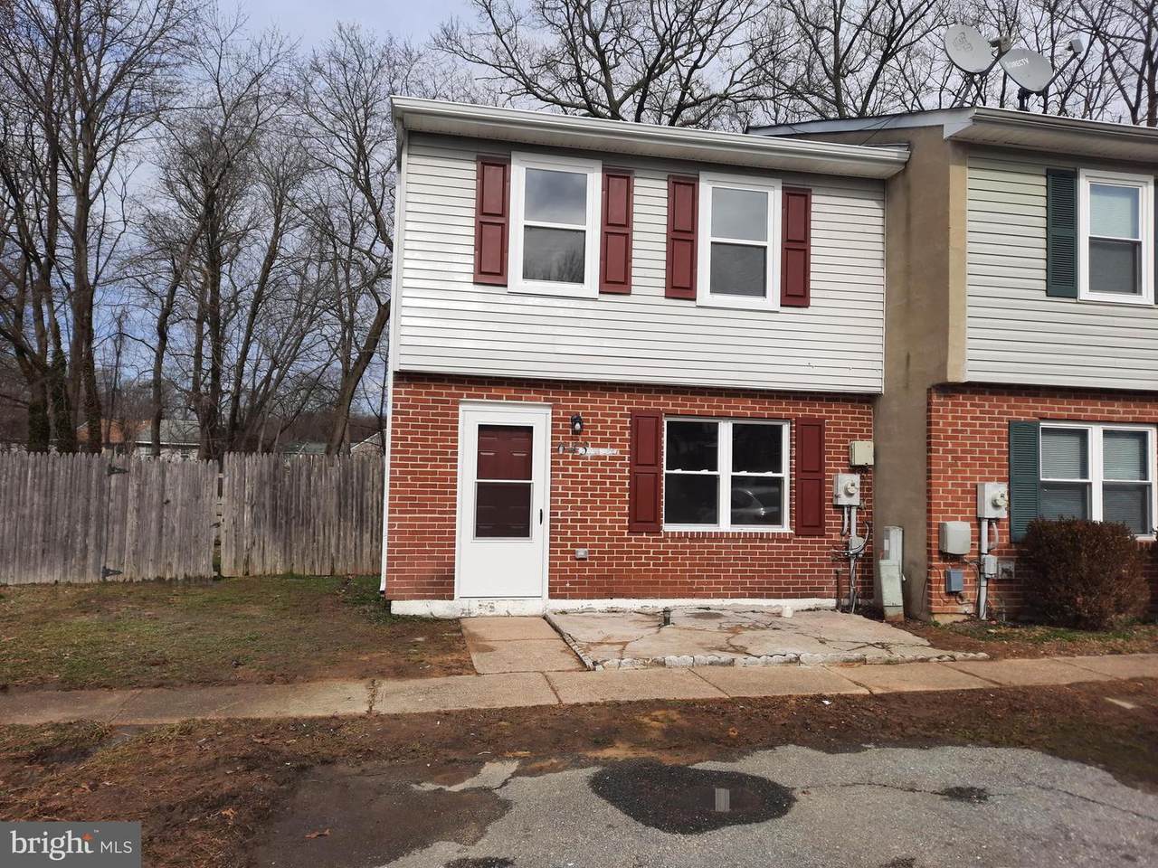 643 Lockhaven Court - Photo 1