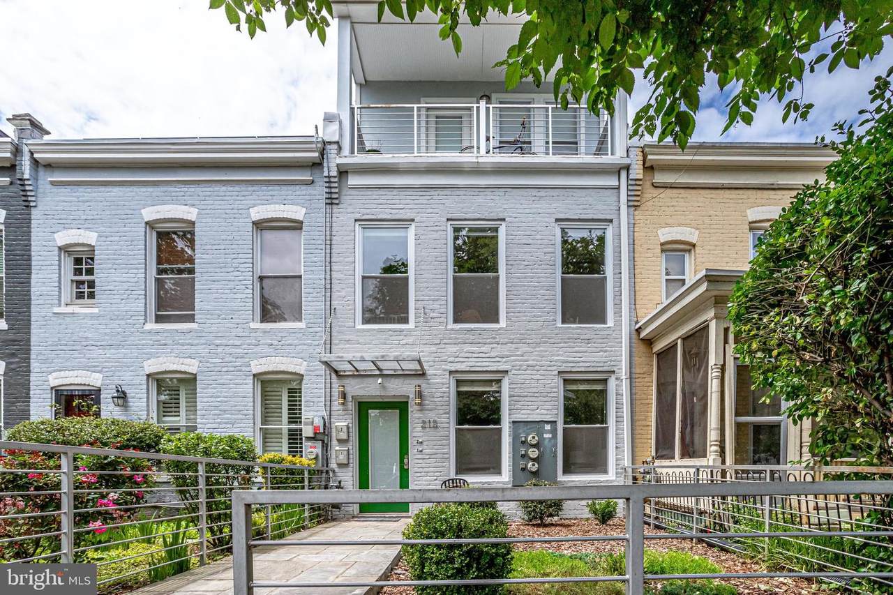 215 17TH Street - Photo 1