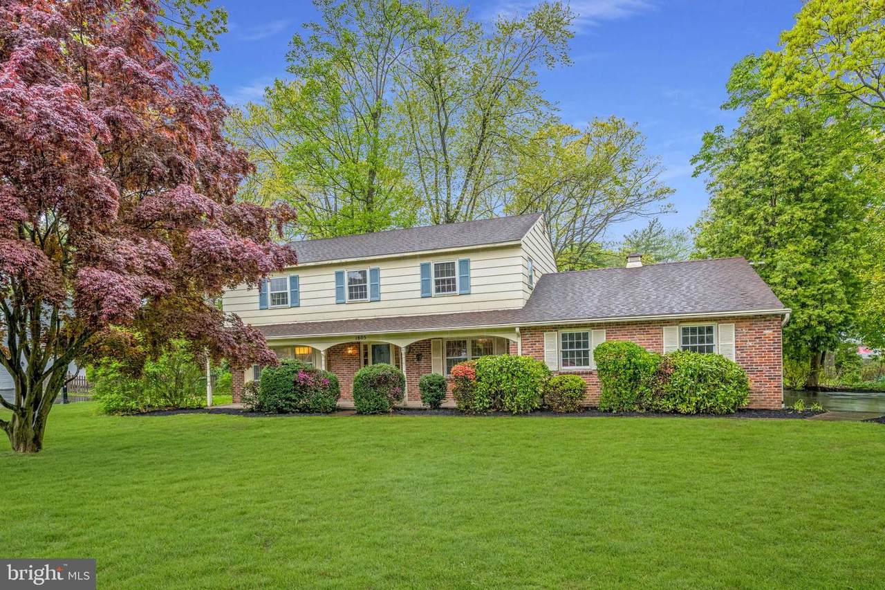 1805 Webster Lane - Photo 1