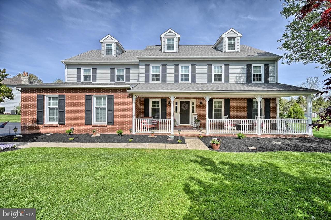 343 Meadowview Drive - Photo 1