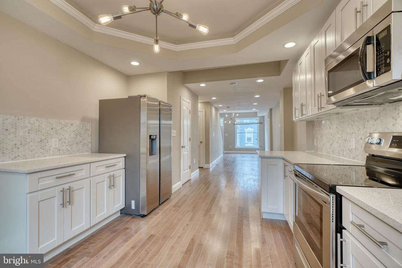 3220 Leverton Avenue - Photo 1