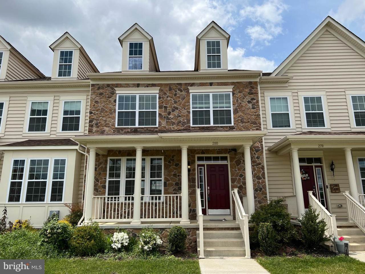 280 Bayberry Parkway - Photo 1