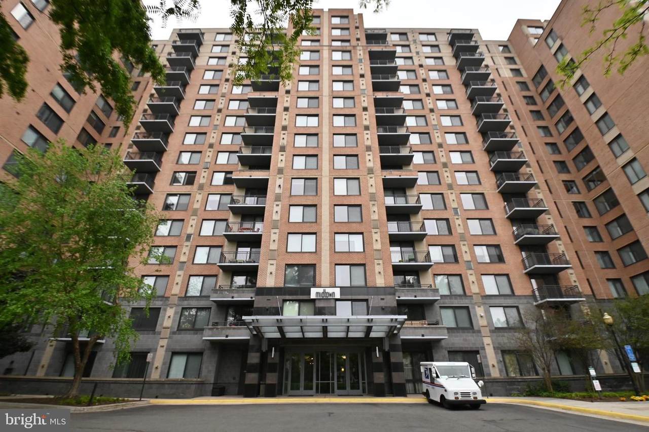 2451 Midtown Avenue - Photo 1