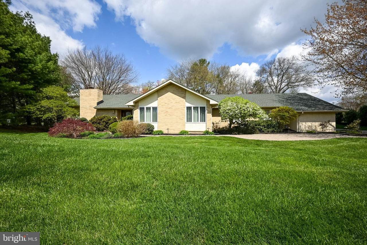 2 Hobson Drive - Photo 1