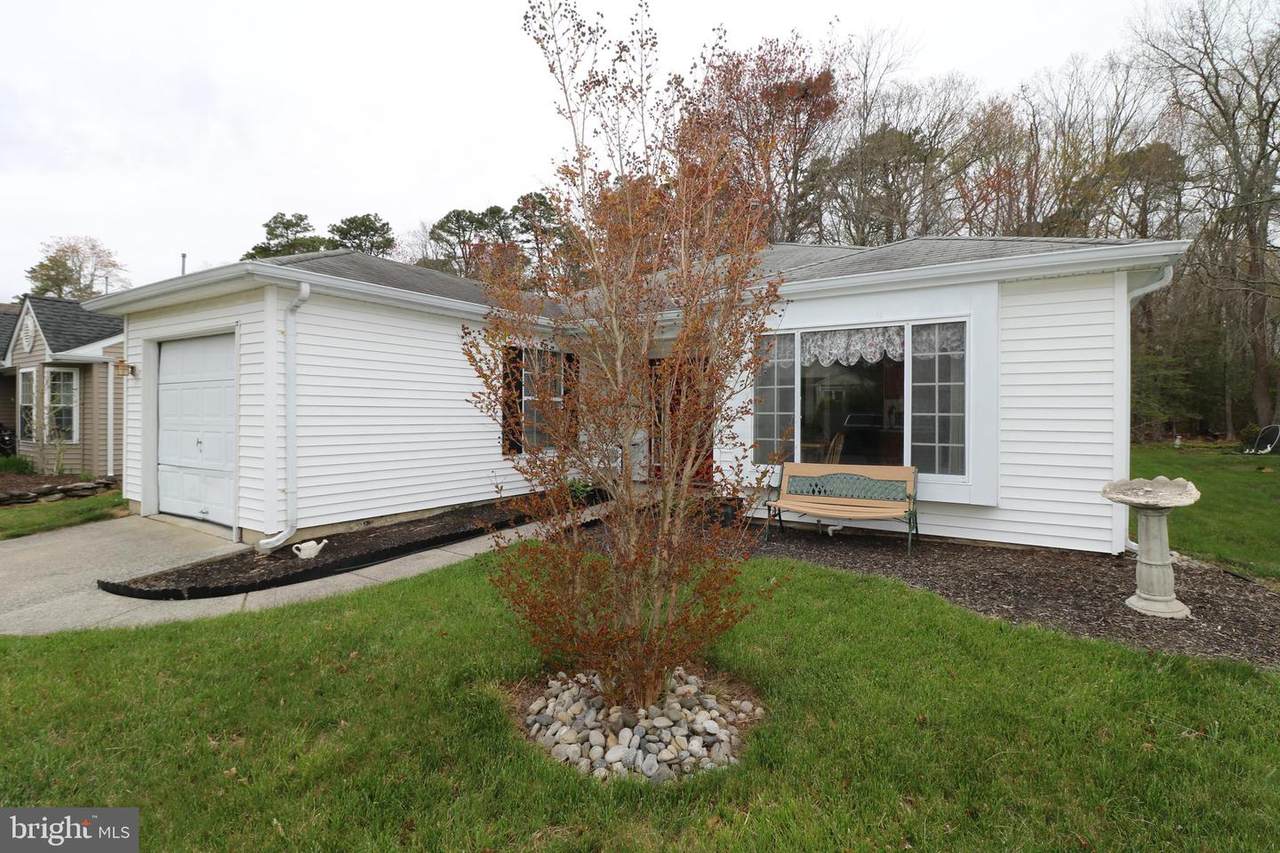 209 Danbury Drive - Photo 1