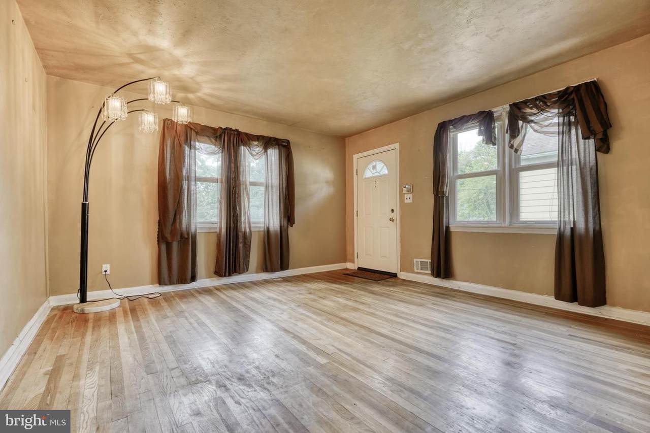 5616 Winthrope Avenue - Photo 1