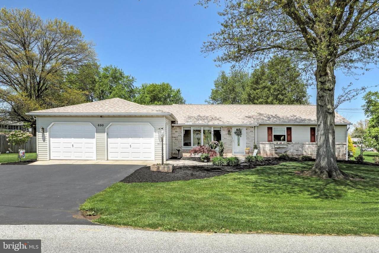 690 Sinking Springs Lane - Photo 1