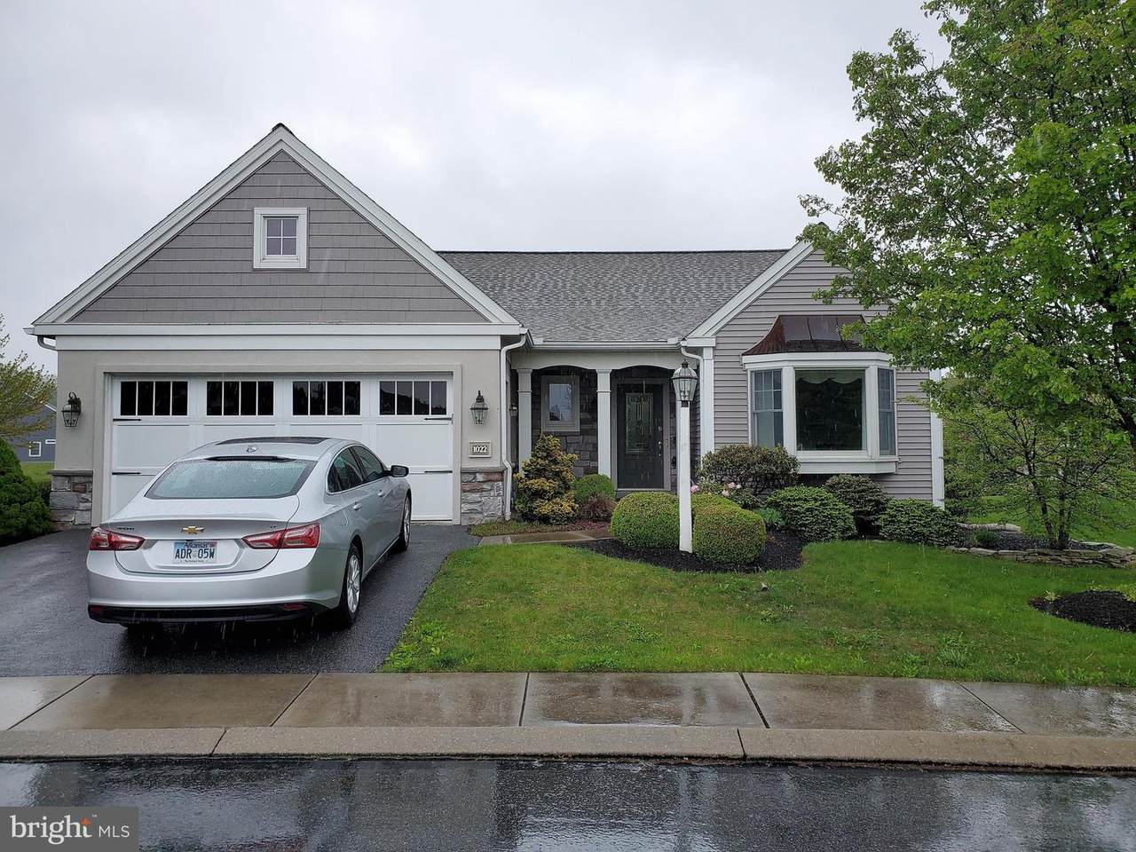 1022 Bradford Circle - Photo 1