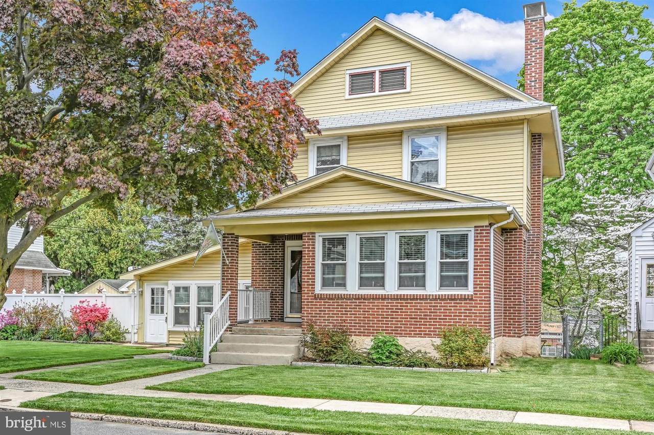 207 Dupont Street - Photo 1
