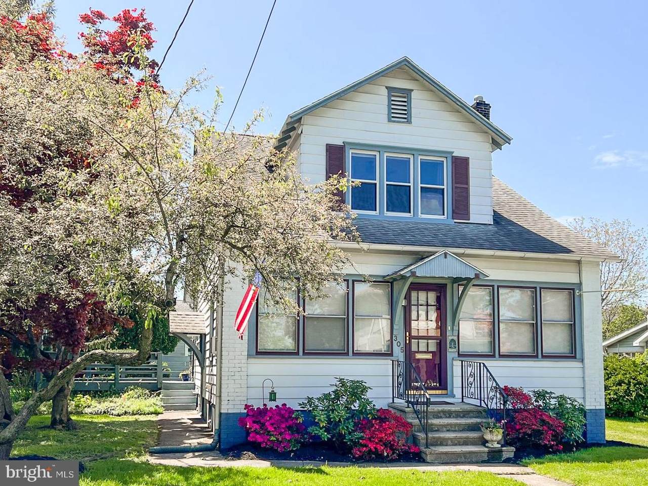 305 Redwood Street - Photo 1
