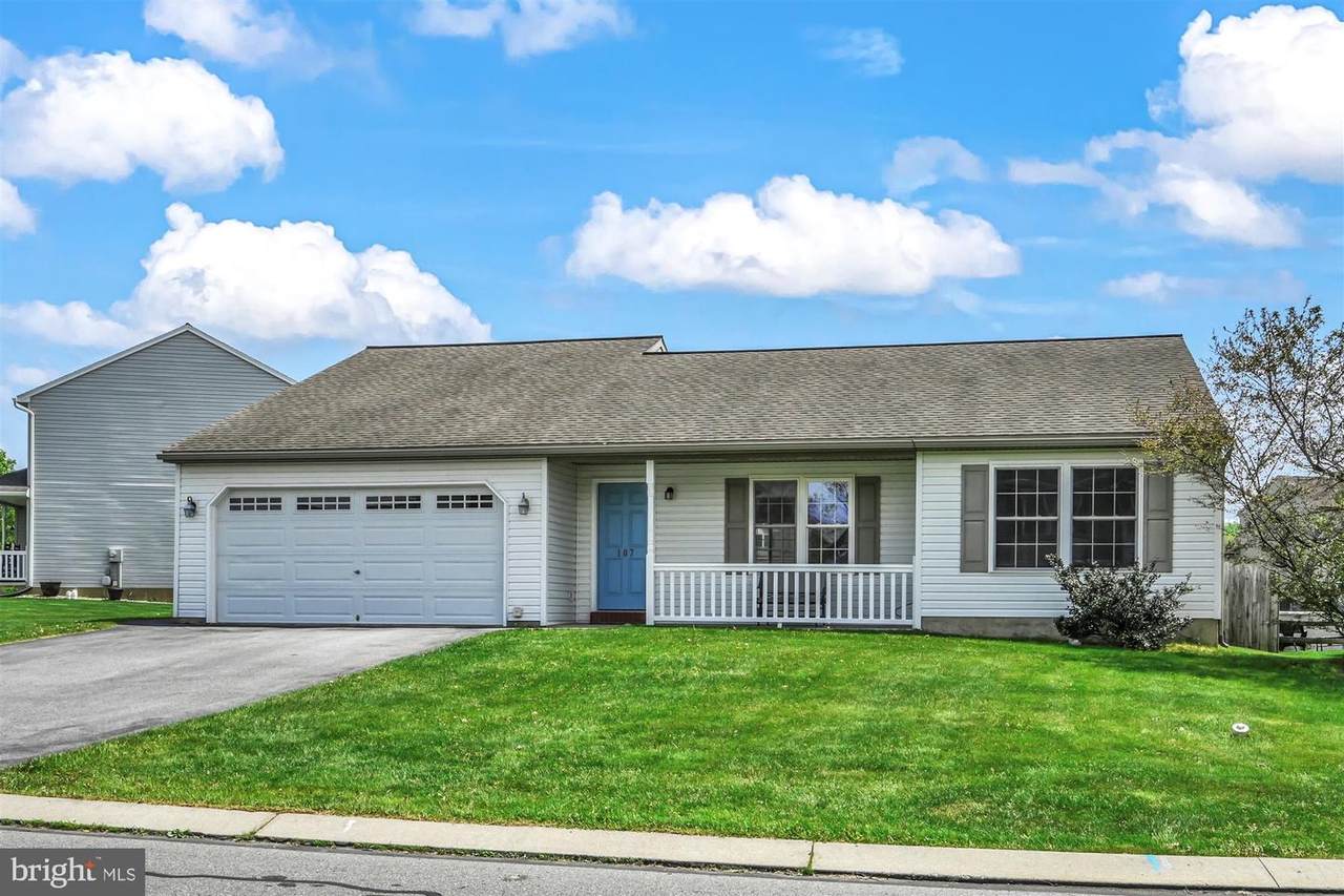 107 Creekview Drive - Photo 1