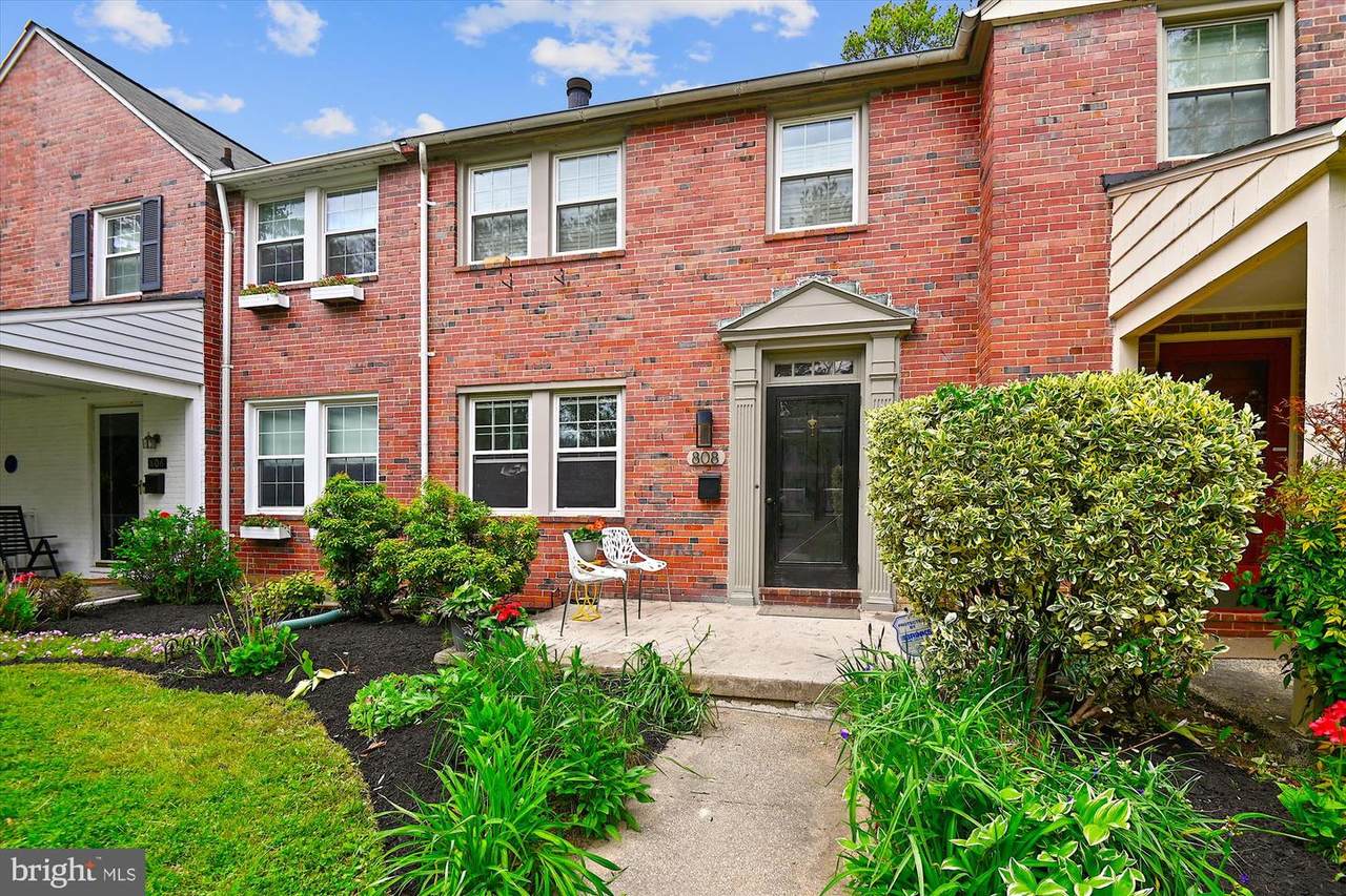808 Lake Avenue - Photo 1