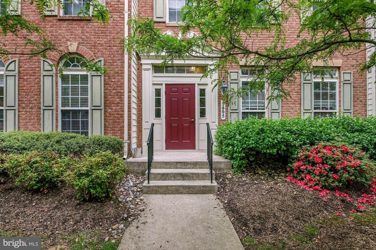 5605 E Harrington Falls Lane - Photo 1