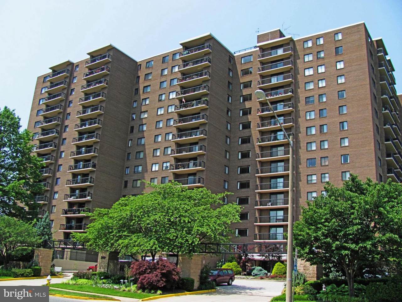 200 Pickett Street - Photo 1