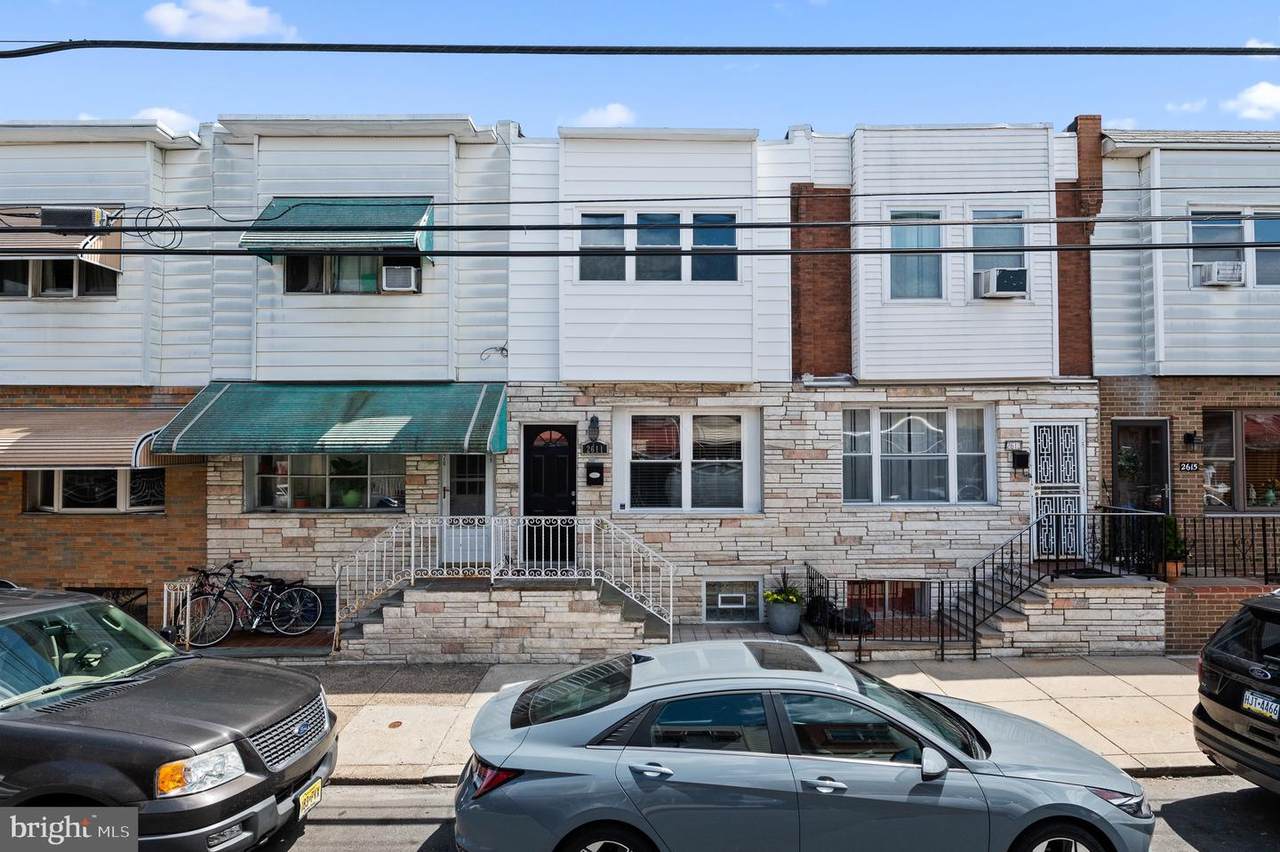 2611 10TH Street - Photo 1
