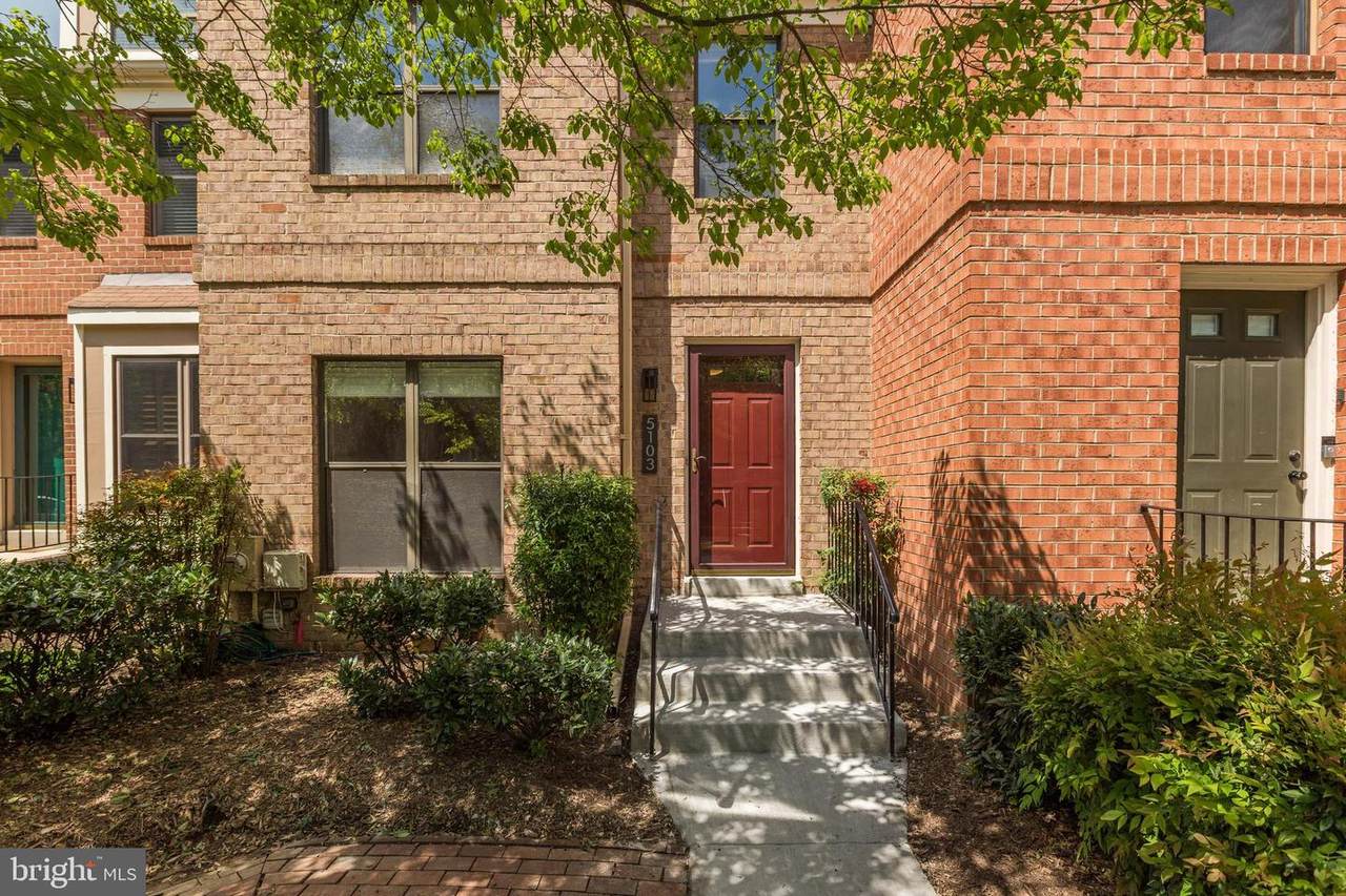 5103 King Charles Way - Photo 1
