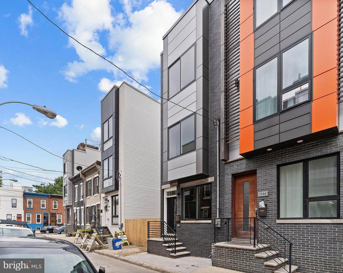 1546 Capitol Street - Photo 1